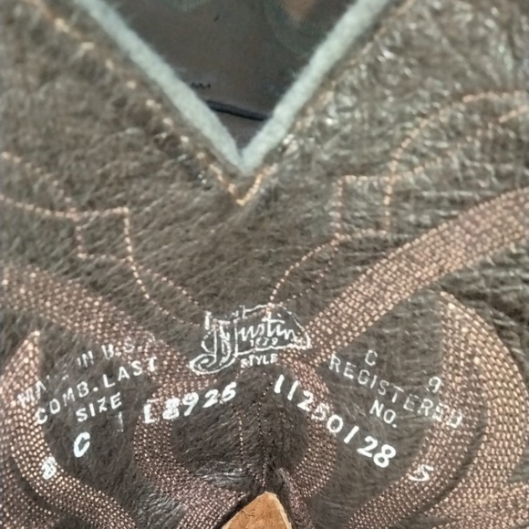 Justin Boots Brown Leather Cowboy Boots - Picture 2 of 5